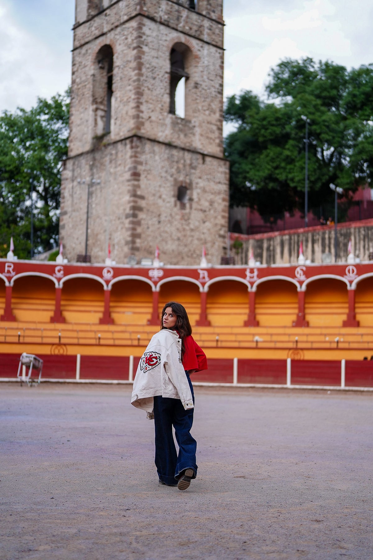 Pancho's Blanket × Kansas City Chiefs Women's Off-White Denim Jacket — photoshoot image 0479