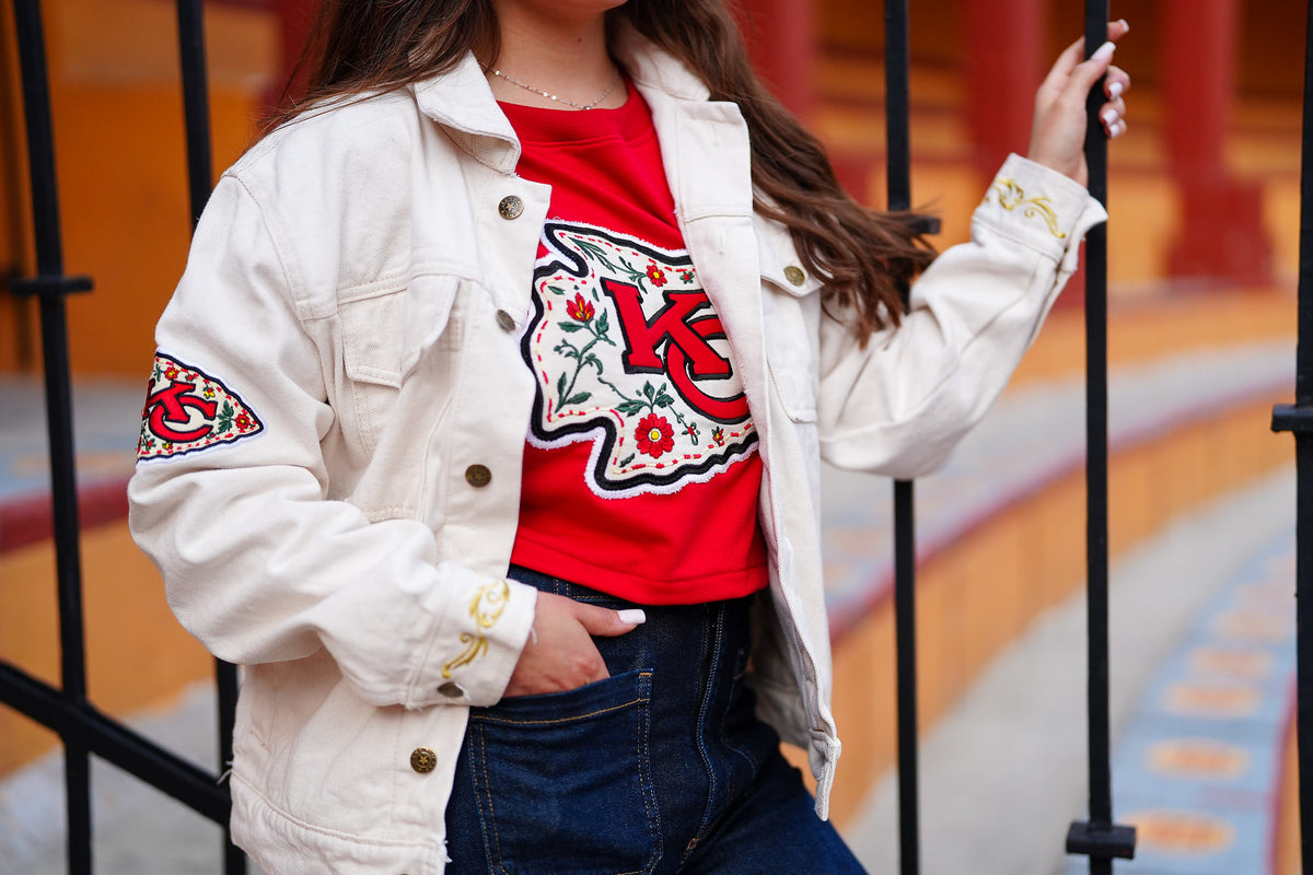 Pancho's Blanket × Kansas City Chiefs Women's Off-White Denim Jacket — photoshoot image 0489