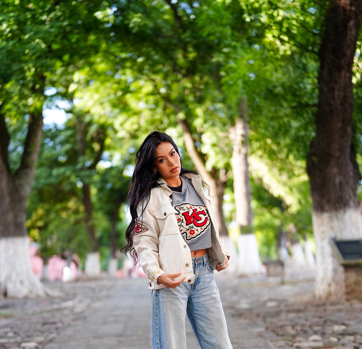 Pancho's Blanket × Kansas City Chiefs Floral Arrowhead Crop Top in gray — photoshoot image 0657