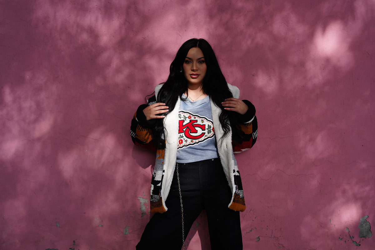 Pancho's Blanket × Kansas City Chiefs Floral Arrowhead Crop Top in gray — photoshoot image 0744
