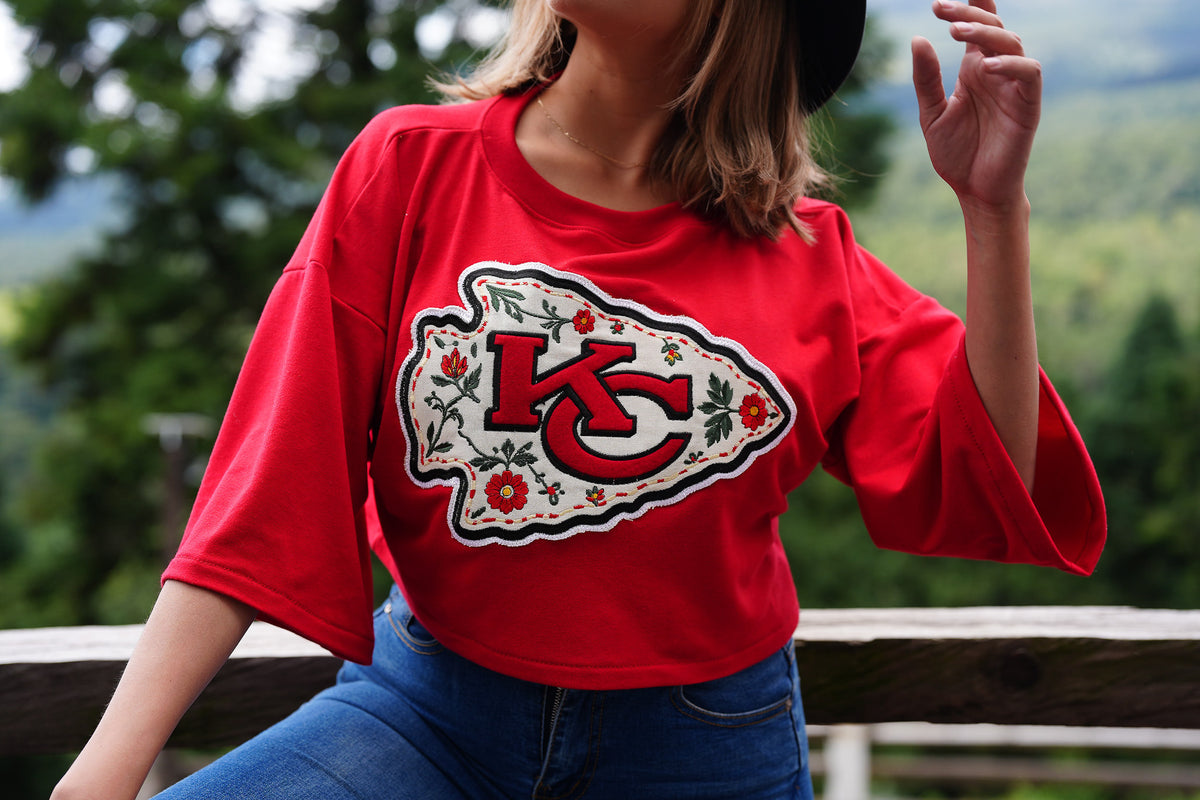 Pancho's Blanket × Kansas City Chiefs Floral Arrowhead Crop Top in red — photoshoot image 0409