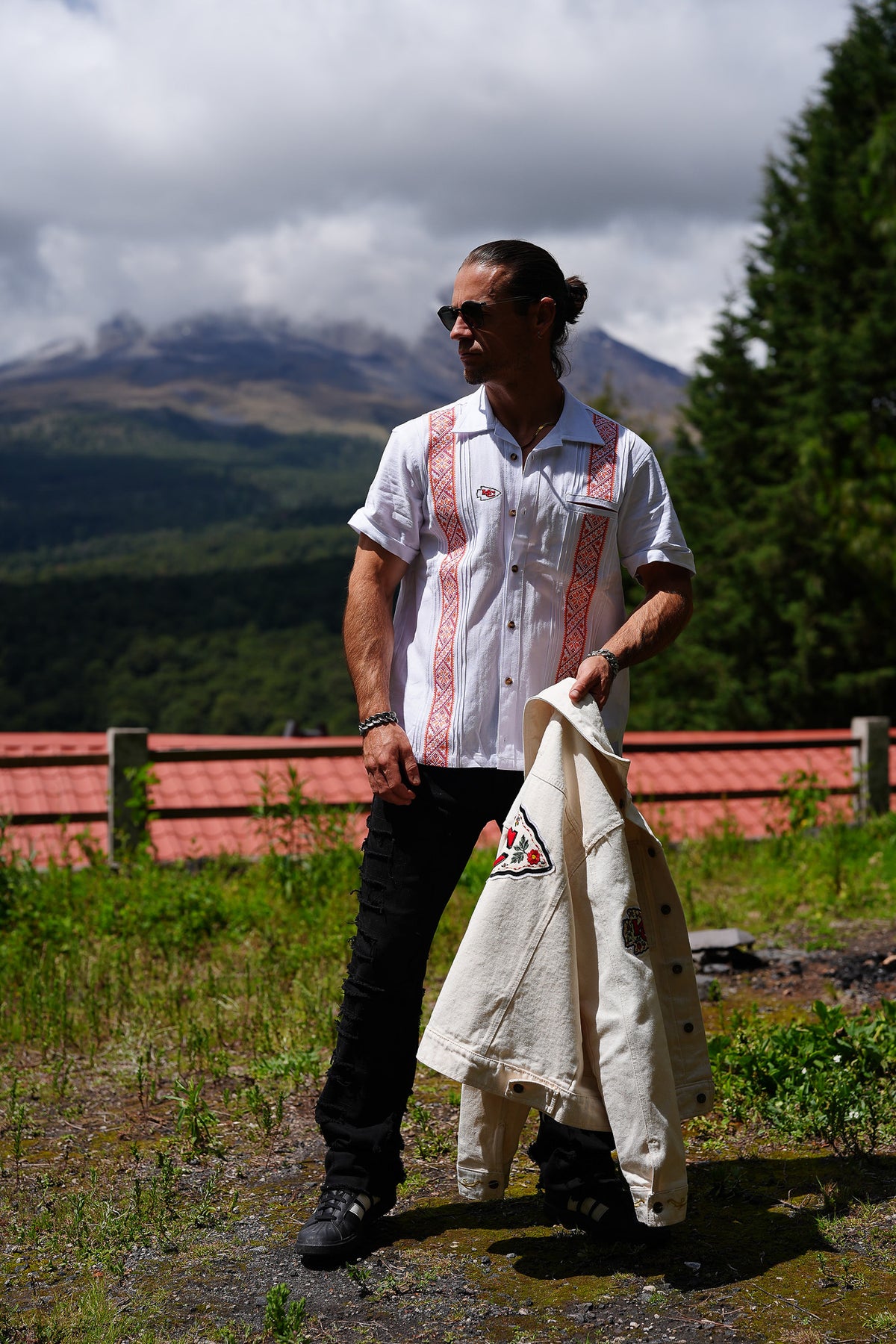 Pancho's Blanket × Kansas City Chiefs Heritage Guayabera — photoshoot image 0404