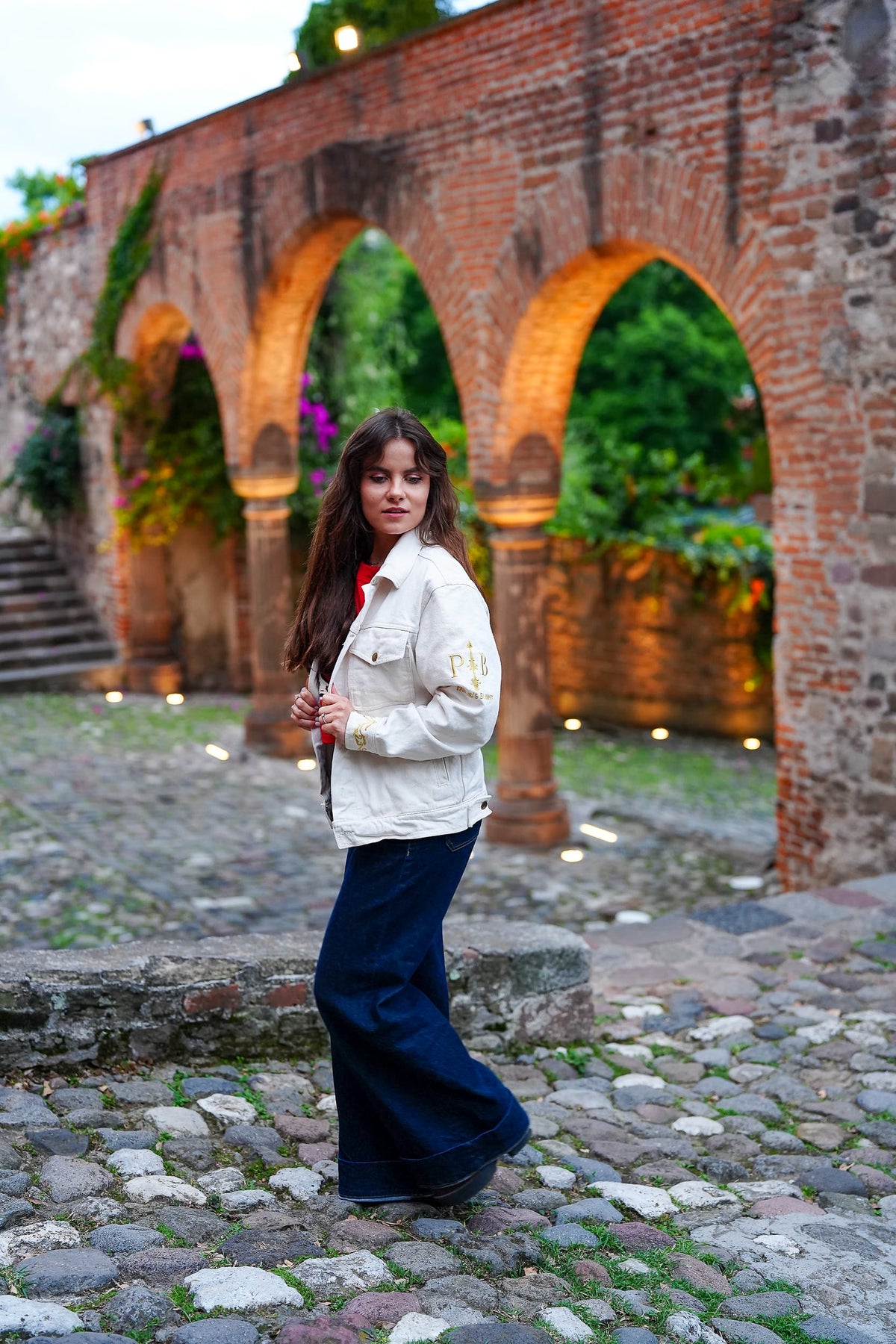 Pancho's Blanket × Kansas City Chiefs Women's Off-White Denim Jacket — photoshoot image 0595