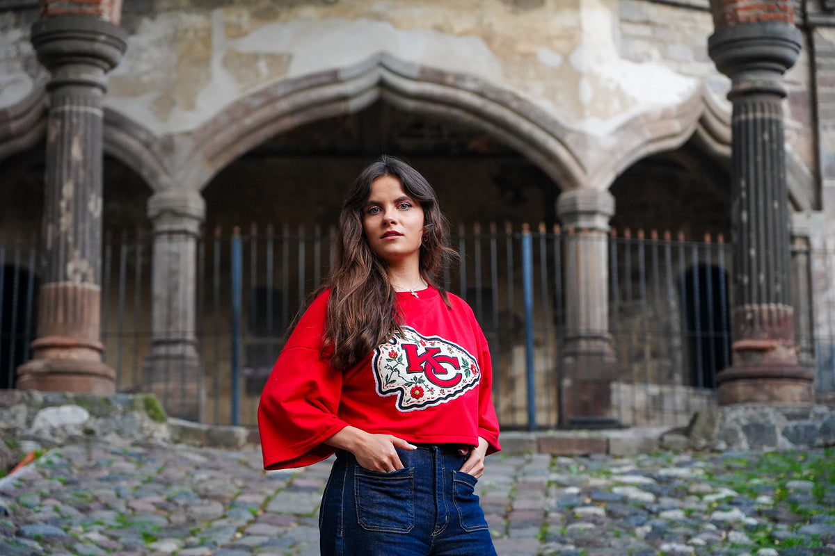 Pancho's Blanket × Kansas City Chiefs Floral Arrowhead Crop Top in red — photoshoot image 0536